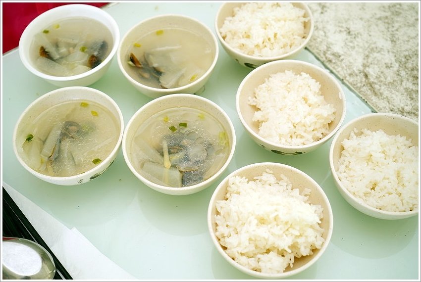 【桃園大溪親子景點】花鹿秘境-李家摸蜆農場．餵小鹿、迷你豬、釣蝦、釣魚、玩水~