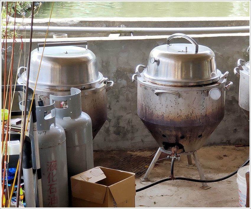 【桃園大溪親子景點】花鹿秘境-李家摸蜆農場．餵小鹿、迷你豬、釣蝦、釣魚、玩水~