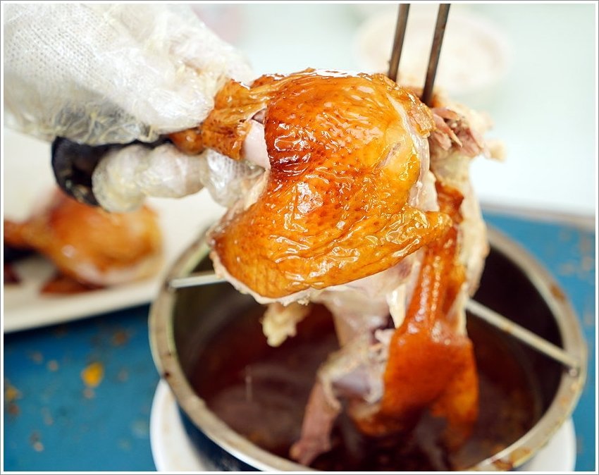 【桃園大溪親子景點】花鹿秘境-李家摸蜆農場．餵小鹿、迷你豬、釣蝦、釣魚、玩水~