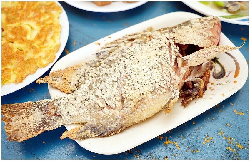 【桃園大溪親子景點】花鹿秘境-李家摸蜆農場．餵小鹿、迷你豬、釣蝦、釣魚、玩水~