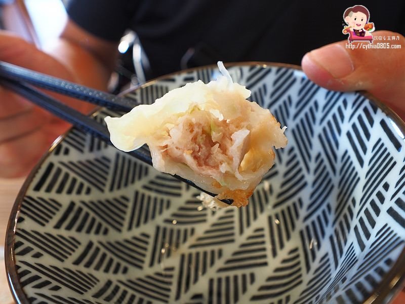 桃園中壢美食-山城亭-在田中央的牛肉麵,湯頭精緻好喝,還有好吃的日式雪花餃子 @民宿女王芽月-美食.旅遊.全台趴趴走