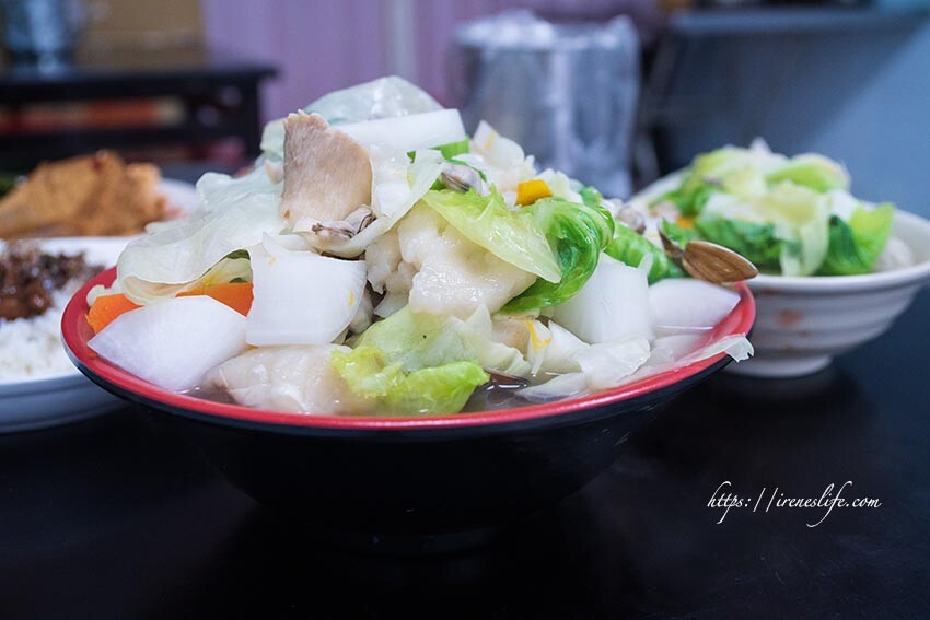 永和超人氣日式串燒居酒屋，2千多則評論高達4.9分！烤物炸物都厲害、炒飯份量超足，吃巧又吃飽 @Irene's 食旅．時旅