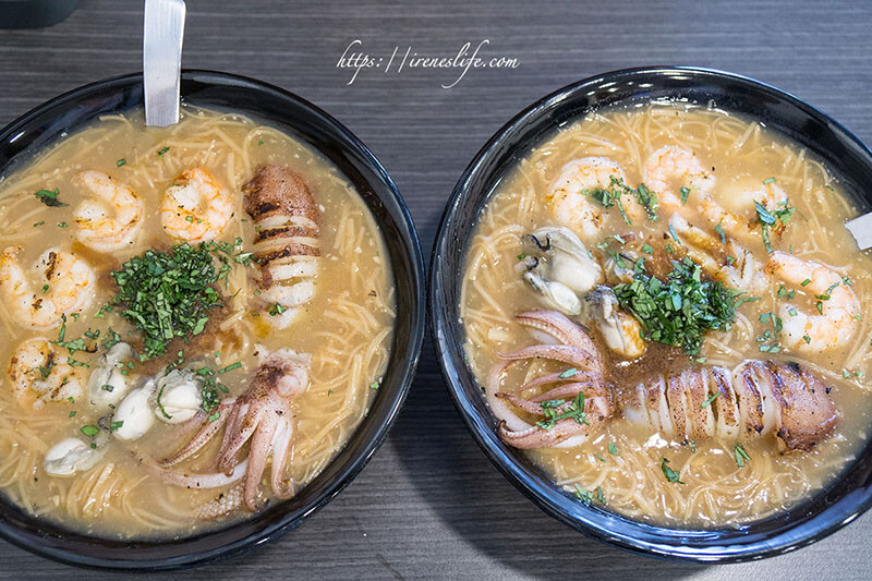 永和超人氣日式串燒居酒屋，2千多則評論高達4.9分！烤物炸物都厲害、炒飯份量超足，吃巧又吃飽 @Irene's 食旅．時旅