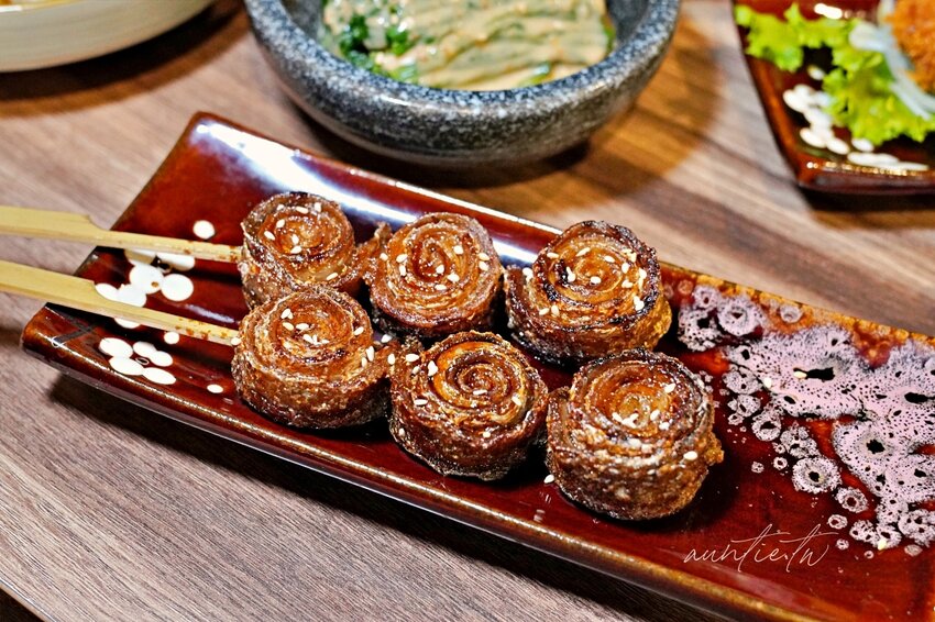 【新北】永和｜老串角居酒屋永和店，串燒、炸物，道道都是下酒好菜，日本清酒、生啤酒，永和日式居酒屋推薦