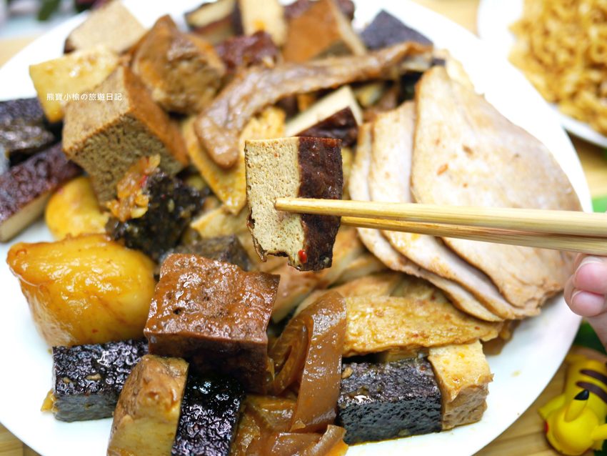 台中秘醬滷味北區永興店(OK超商騎樓),外帶美食冷滷味下午三點就開賣,必吃秘醬乾麵和滷炸豆腐! @熊寶小榆の旅遊日記