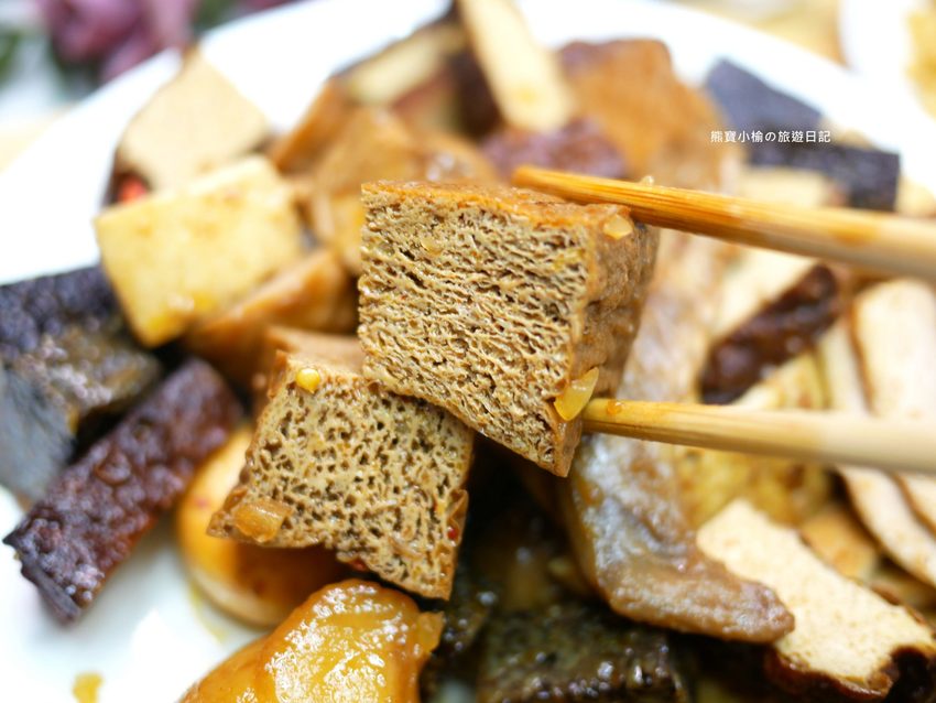 台中秘醬滷味北區永興店(OK超商騎樓),外帶美食冷滷味下午三點就開賣,必吃秘醬乾麵和滷炸豆腐! @熊寶小榆の旅遊日記