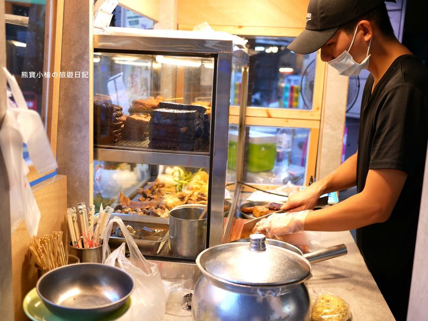 台中秘醬滷味北區永興店(OK超商騎樓),外帶美食冷滷味下午三點就開賣,必吃秘醬乾麵和滷炸豆腐! @熊寶小榆の旅遊日記