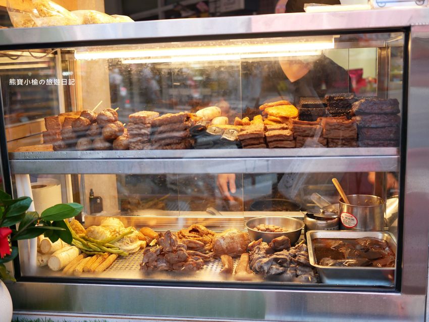 台中秘醬滷味北區永興店(OK超商騎樓),外帶美食冷滷味下午三點就開賣,必吃秘醬乾麵和滷炸豆腐! @熊寶小榆の旅遊日記