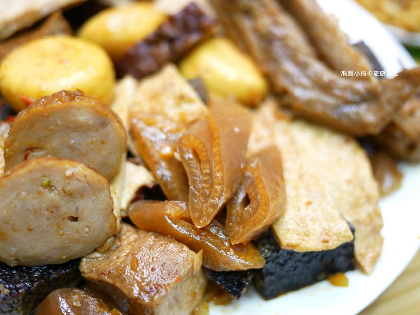 台中秘醬滷味北區永興店(OK超商騎樓),外帶美食冷滷味下午三點就開賣,必吃秘醬乾麵和滷炸豆腐! @熊寶小榆の旅遊日記