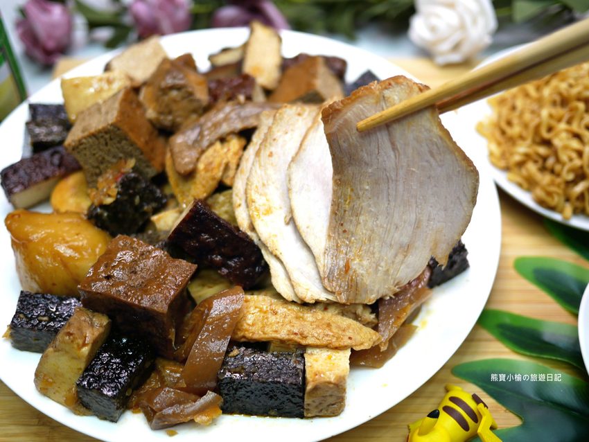 台中秘醬滷味北區永興店(OK超商騎樓),外帶美食冷滷味下午三點就開賣,必吃秘醬乾麵和滷炸豆腐! @熊寶小榆の旅遊日記