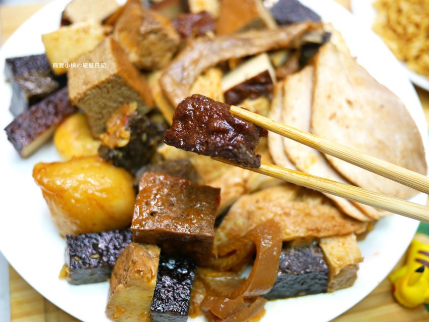 台中秘醬滷味北區永興店(OK超商騎樓),外帶美食冷滷味下午三點就開賣,必吃秘醬乾麵和滷炸豆腐! @熊寶小榆の旅遊日記