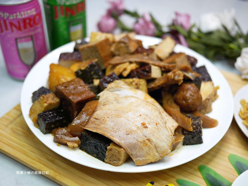 台中秘醬滷味北區永興店(OK超商騎樓),外帶美食冷滷味下午三點就開賣,必吃秘醬乾麵和滷炸豆腐! @熊寶小榆の旅遊日記