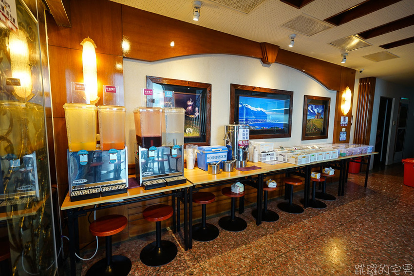 美爆!! 花蓮最美秘境景觀玻璃屋360度私人景觀 比台北101大樓還要高 花蓮最新IG景點 遠挑宜蘭烏石鼻 俯瞰七星潭太平洋月牙灣的美麗,東華大學就像在森林之中 75元入場提供免費飲料茶點