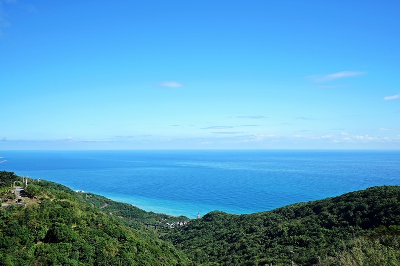 美爆!! 花蓮最美秘境景觀玻璃屋360度私人景觀 比台北101大樓還要高 花蓮最新IG景點 遠挑宜蘭烏石鼻 俯瞰七星潭太平洋月牙灣的美麗,東華大學就像在森林之中 75元入場提供免費飲料茶點