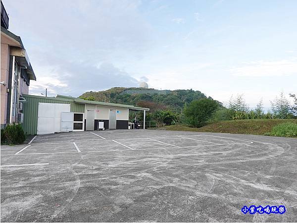 停車場-花蓮最美秘境-景觀玻璃屋 (1).jpg