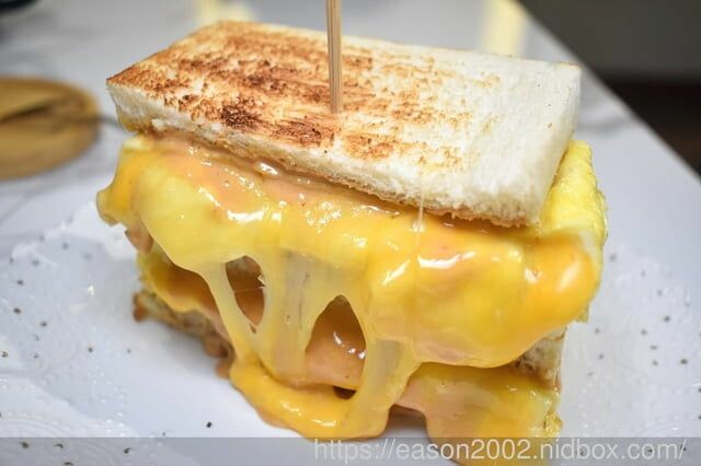 花蓮早午餐推薦 | 秝好碳烤土司 熔岩起司瀑布肉蛋三明治 超浮誇~!!! 嚴選大甲芋頭,新鮮手作超大芋泥球,搭配波蘿堡,最對味~!!! - 就是這樣。吃喝玩樂。愛漂亮部落格 - FashionGui