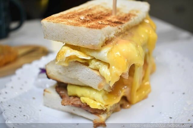 花蓮早午餐推薦 | 秝好碳烤土司 熔岩起司瀑布肉蛋三明治 超浮誇~!!! 嚴選大甲芋頭,新鮮手作超大芋泥球,搭配波蘿堡,最對味~!!! - 就是這樣。吃喝玩樂。愛漂亮部落格 - FashionGui