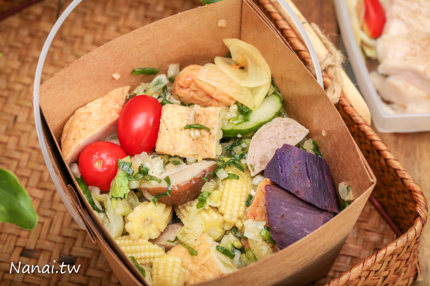 咕蔬搖-新概念舒肥鹹水雞。台中輕食便當 鹹水雞也可以舒肥 獨家六種醬料