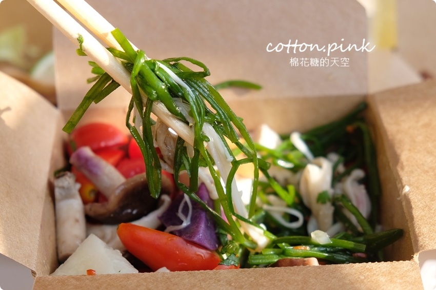 台中鹹水雞這家最文青!便當外送也能點咕蔬搖~六種獨家醬料超特別 台中鹹水雞這家最文青!便當外送也能點咕蔬搖~六種獨家醬料超特別