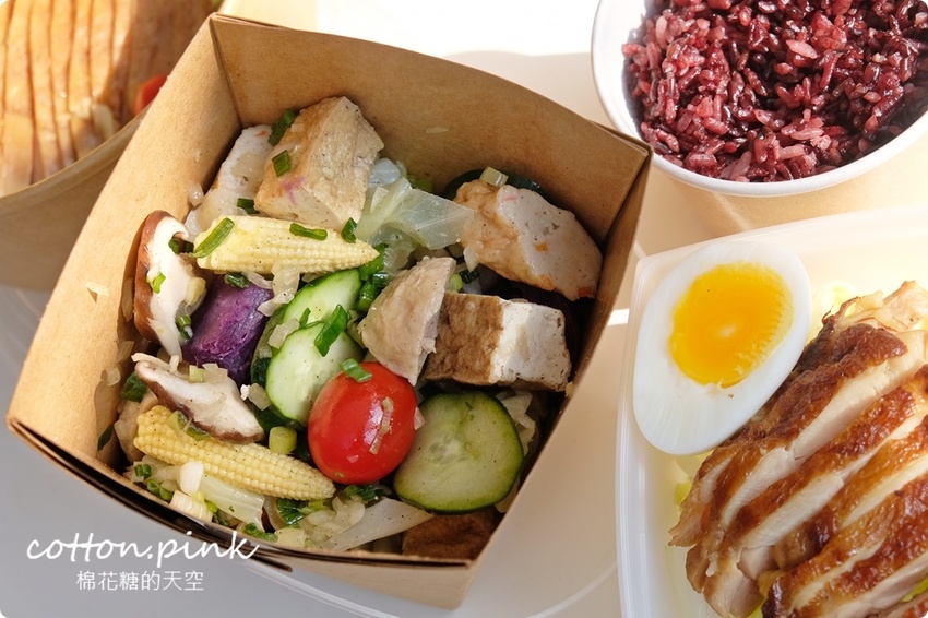 台中鹹水雞這家最文青!便當外送也能點咕蔬搖~六種獨家醬料超特別 台中鹹水雞這家最文青!便當外送也能點咕蔬搖~六種獨家醬料超特別