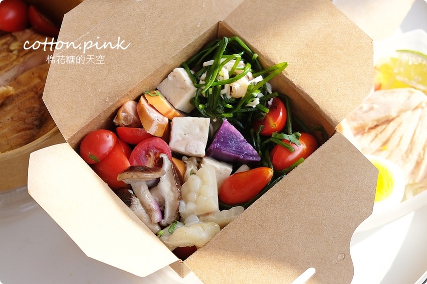 台中鹹水雞這家最文青!便當外送也能點咕蔬搖~六種獨家醬料超特別 台中鹹水雞這家最文青!便當外送也能點咕蔬搖~六種獨家醬料超特別