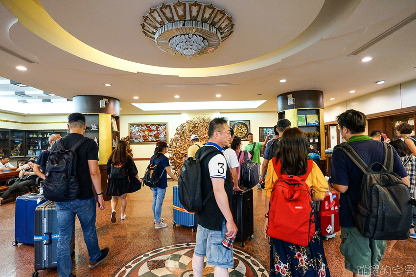 馬祖海鮮痛風餐有夠狂 淡菜鮑魚牡蠣新鮮度破表 一個人只要400元 北竿痛風餐 龍福山莊痛風鍋 北竿塘岐社區發展協會DIY   無毒金銀花茶 玫瑰茶