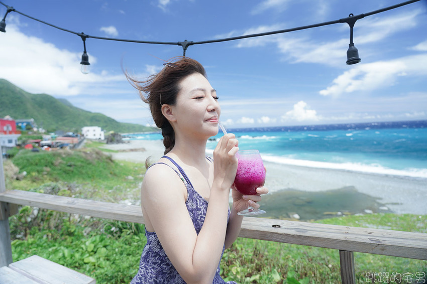 蘭嶼餐酒館 夜晚與白天不同美  蘭嶼旅人Rover 白天享受蘭嶼絕美海景早午餐 晚上享受慵懶氛圍BAR 蘭嶼酒吧推薦