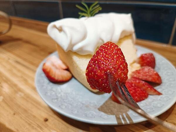 新竹美食:有哩在 Uilly Curry新竹咖哩飯/鍋煮鮮奶茶/鍋煮布丁/薄皮炸雞/隱藏版「牛豬雙拼」咖哩飯/老宅改建(已歇業)