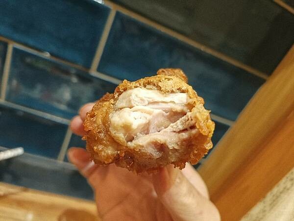 新竹美食:有哩在 Uilly Curry新竹咖哩飯/鍋煮鮮奶茶/鍋煮布丁/薄皮炸雞/隱藏版「牛豬雙拼」咖哩飯/老宅改建(已歇業)