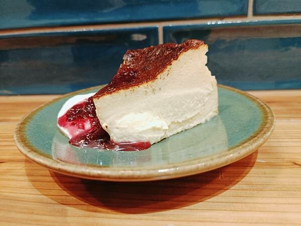 新竹美食:有哩在 Uilly Curry新竹咖哩飯/鍋煮鮮奶茶/鍋煮布丁/薄皮炸雞/隱藏版「牛豬雙拼」咖哩飯/老宅改建(已歇業)