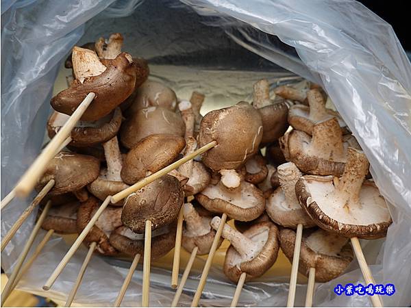 香菇-國寶孜然烤肉串攤車 (1).jpg