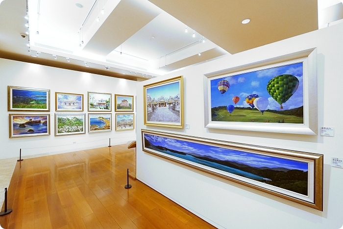 宜蘭景點⎪金車員山藝文中心。新亮點：可愛的伯朗先生60種KUSO版在這裡！有維梅爾畫風、跟月兔喝咖啡的伯朗阿伯，快來當文青拍一回！ @捲捲頭 Wonderful 品味。生活