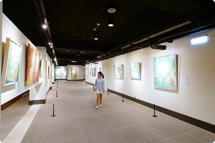 宜蘭景點⎪金車員山藝文中心。新亮點：可愛的伯朗先生60種KUSO版在這裡！有維梅爾畫風、跟月兔喝咖啡的伯朗阿伯，快來當文青拍一回！ @捲捲頭 Wonderful 品味。生活