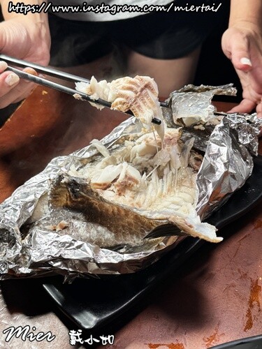 台北|| 中山區 今晚吃雞 吮指回味 皮脆肉嫩多汁桶仔雞 一