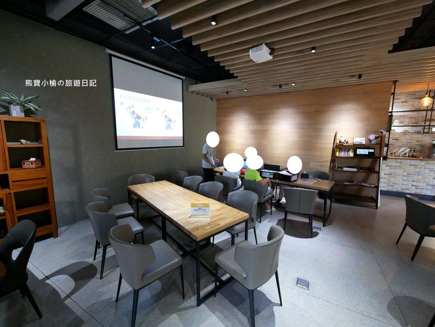 東海大學乳品小棧,來東海牧場散步必吃牛奶冰淇淋、牛奶泡芙!東海校內美食。 @熊寶小榆の旅遊日記