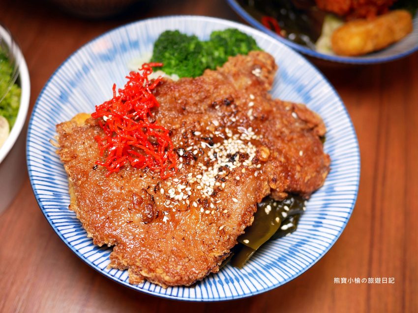 台中西屯御香亭精緻手作餐盒,外帶便當主菜選擇多,平價實惠還附湯品!逢甲商圈必吃午晚餐。 @熊寶小榆の旅遊日記