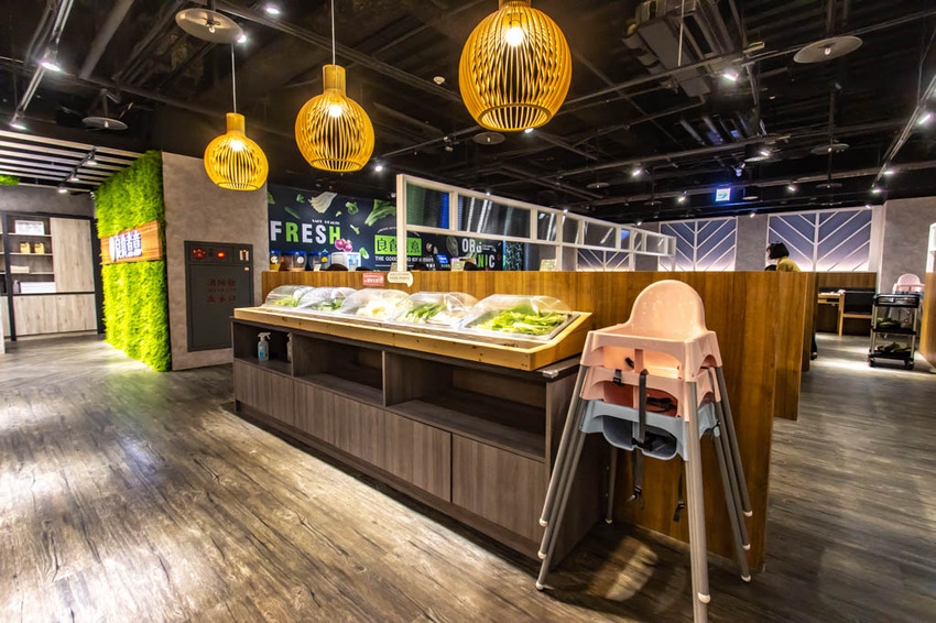 台中西區，良食煮意有機鍋物~有機葉菜與明治冰淇淋無限量供應，牛年旺返4人年節套餐 2188元。 - 微笑Joe幸運