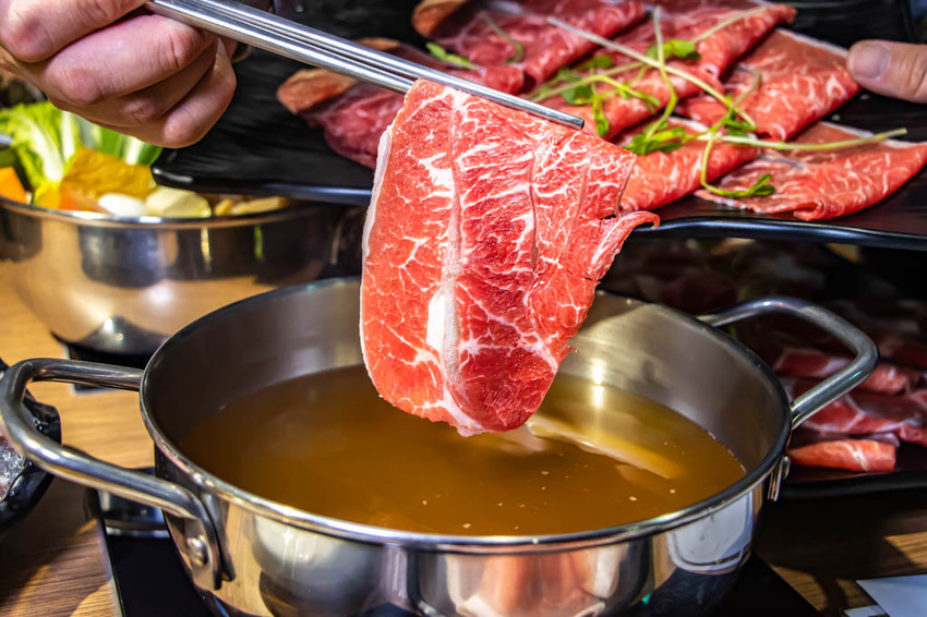 台中西區，良食煮意有機鍋物~有機葉菜與明治冰淇淋無限量供應，牛年旺返4人年節套餐 2188元。 - 微笑Joe幸運