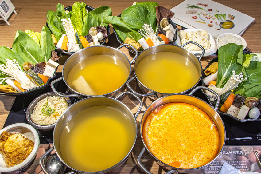 台中西區，良食煮意有機鍋物~有機葉菜與明治冰淇淋無限量供應，牛年旺返4人年節套餐 2188元。 - 微笑Joe幸運