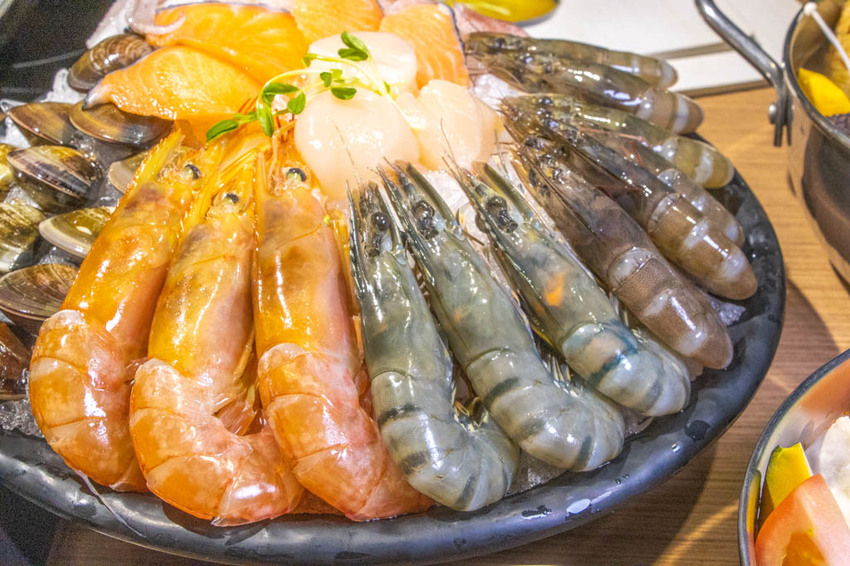 台中西區，良食煮意有機鍋物~有機葉菜與明治冰淇淋無限量供應，牛年旺返4人年節套餐 2188元。 - 微笑Joe幸運