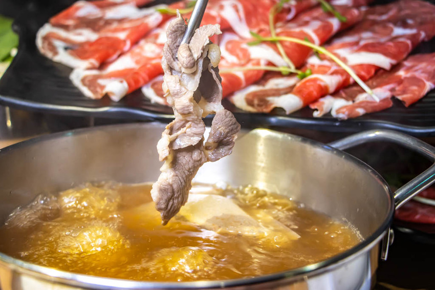 台中西區，良食煮意有機鍋物~有機葉菜與明治冰淇淋無限量供應，牛年旺返4人年節套餐 2188元。 - 微笑Joe幸運