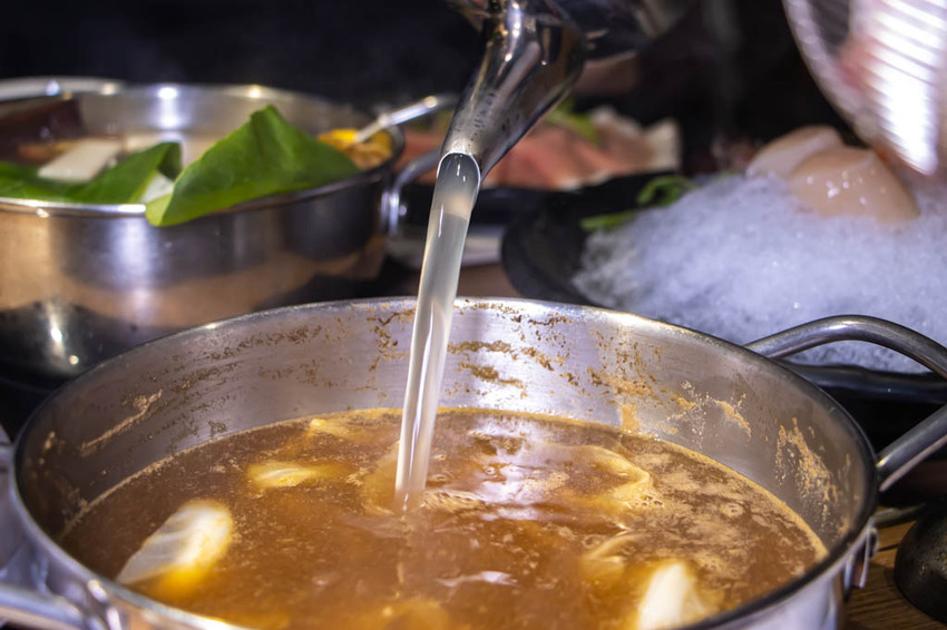 台中西區，良食煮意有機鍋物~有機葉菜與明治冰淇淋無限量供應，牛年旺返4人年節套餐 2188元。 - 微笑Joe幸運