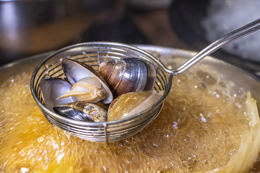 台中西區，良食煮意有機鍋物~有機葉菜與明治冰淇淋無限量供應，牛年旺返4人年節套餐 2188元。 - 微笑Joe幸運
