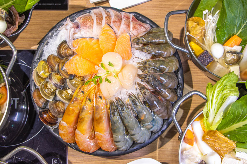 台中西區，良食煮意有機鍋物~有機葉菜與明治冰淇淋無限量供應，牛年旺返4人年節套餐 2188元。 - 微笑Joe幸運