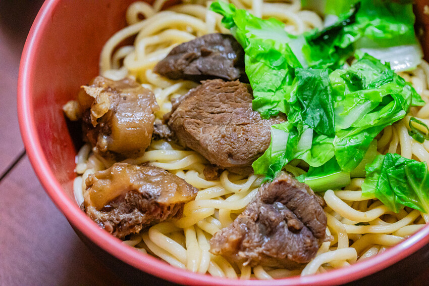 【高雄美食】姚家蘭州拉麵:傳承30年的手工好味道,必吃彈牙拉麵、豐富菜單全攻略