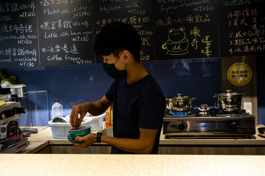 台中西屯區,曦奇咖啡 cdd_coffee,巷弄內的咖啡館,近逢甲商圈。 - 微笑Joe幸運