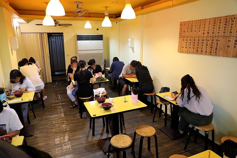 通化夜市唯寧記麻辣鴨血豆腐臭豆腐小吃美食53