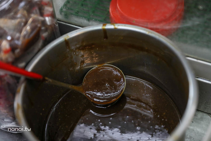 二林三炸粿(原三角窗炸粿)。二林市場隱藏版庶民美食，在地人傳承四代蚵肉炸