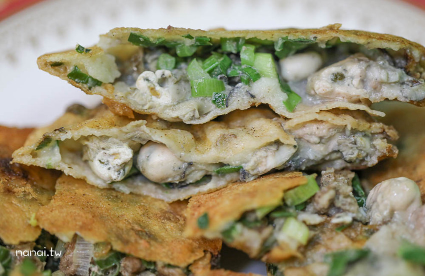 二林三炸粿(原三角窗炸粿)。二林市場隱藏版庶民美食，在地人傳承四代蚵肉炸