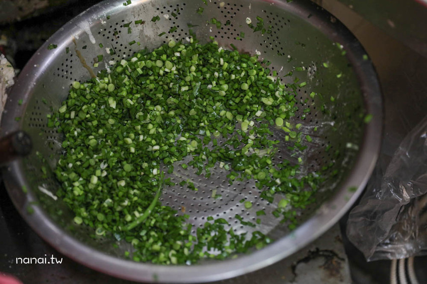 二林三炸粿(原三角窗炸粿)。二林市場隱藏版庶民美食，在地人傳承四代蚵肉炸